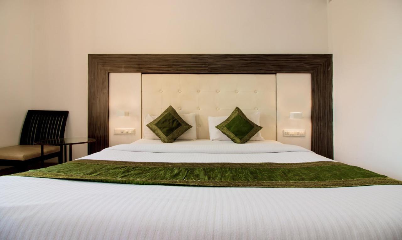 Treebo Trend Golden Nest Hotel Thane Eksteriør billede