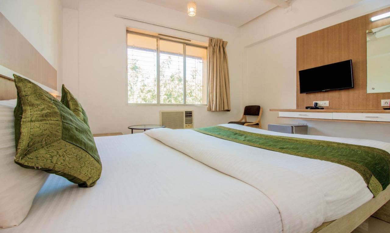 Treebo Trend Golden Nest Hotel Thane Eksteriør billede