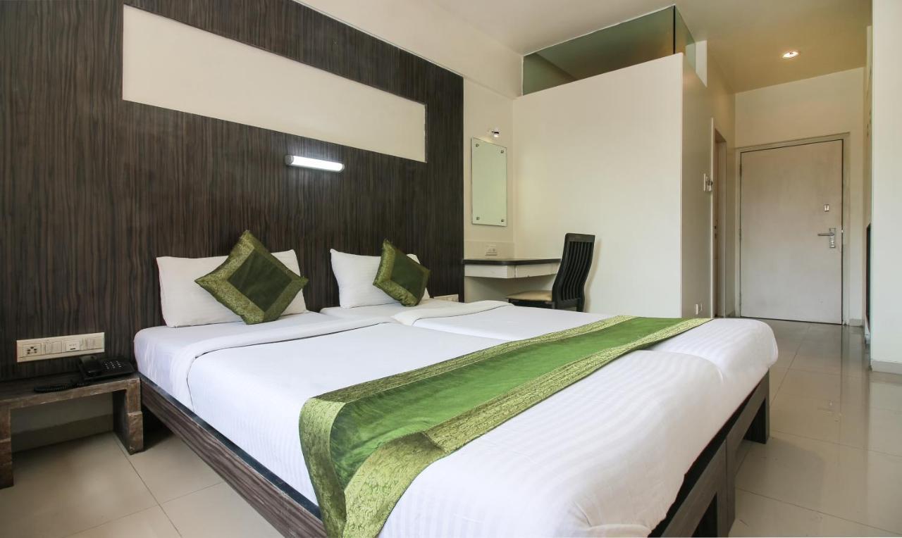 Treebo Trend Golden Nest Hotel Thane Eksteriør billede